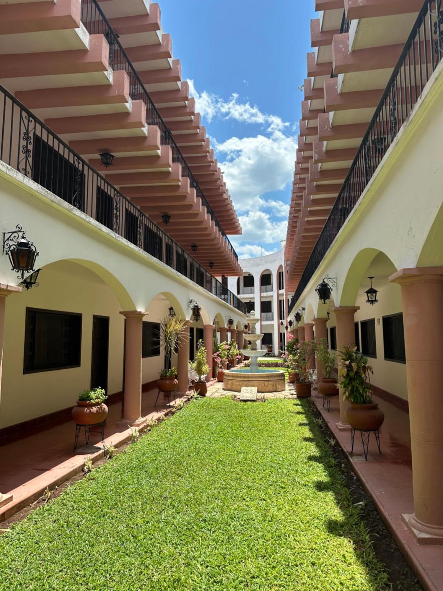 Hotel Zaci Valladolid  Exterior photo